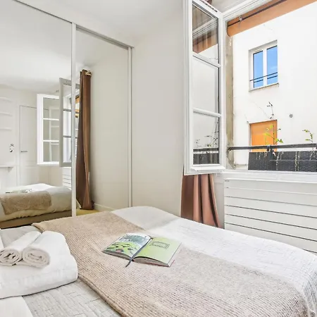 Appartamento Heart Of & Pompidou - 1br - Vacation - Family Only Parigi